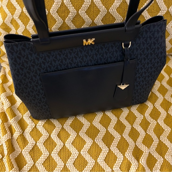 Michael Kors Handbags - MK (MICHAEL KORS) bag